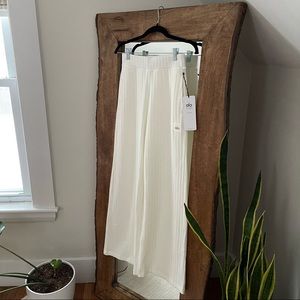 NWT Alo Yoga Ribbed Take Comfort Wide Leg Pant (SZ S)